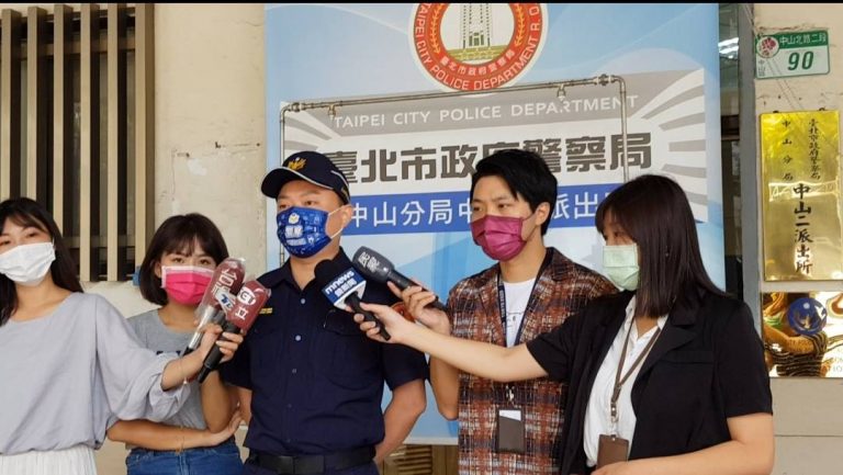 圖片說明：中山分局查獲一間位於中山區民權東路一段大樓內非法賭場。(記者葉鈞宇翻攝)