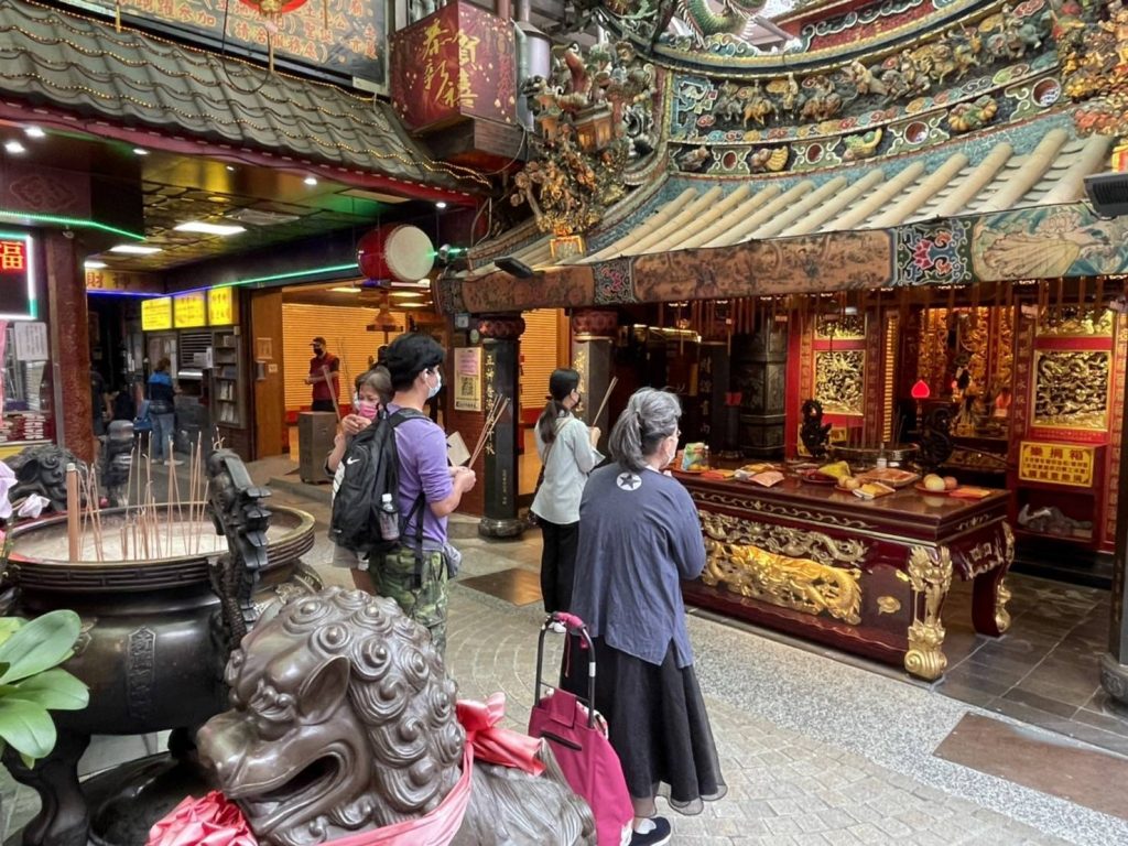圖片說明：永和店仔街福德宮擁有逾四百年的歷史，早已成為當地的信仰中心，常有虔誠的信眾前往朝聖。