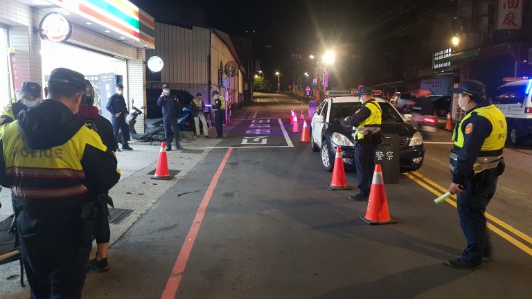 圖片說明：樹林與三峽分局於元旦連假期間聯合取締酒駕、危駕、噪音車。(記者馬治薇翻攝)