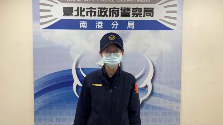 圖片說明：南港分局舊莊所長說明畫面。 (記者徐歆媛翻攝)