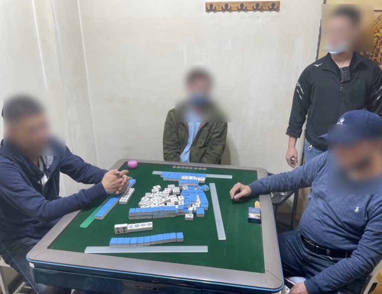 圖片說明：中和分局連續破獲藏於民宅的二個職業麻將場。（記者馬治薇翻攝）