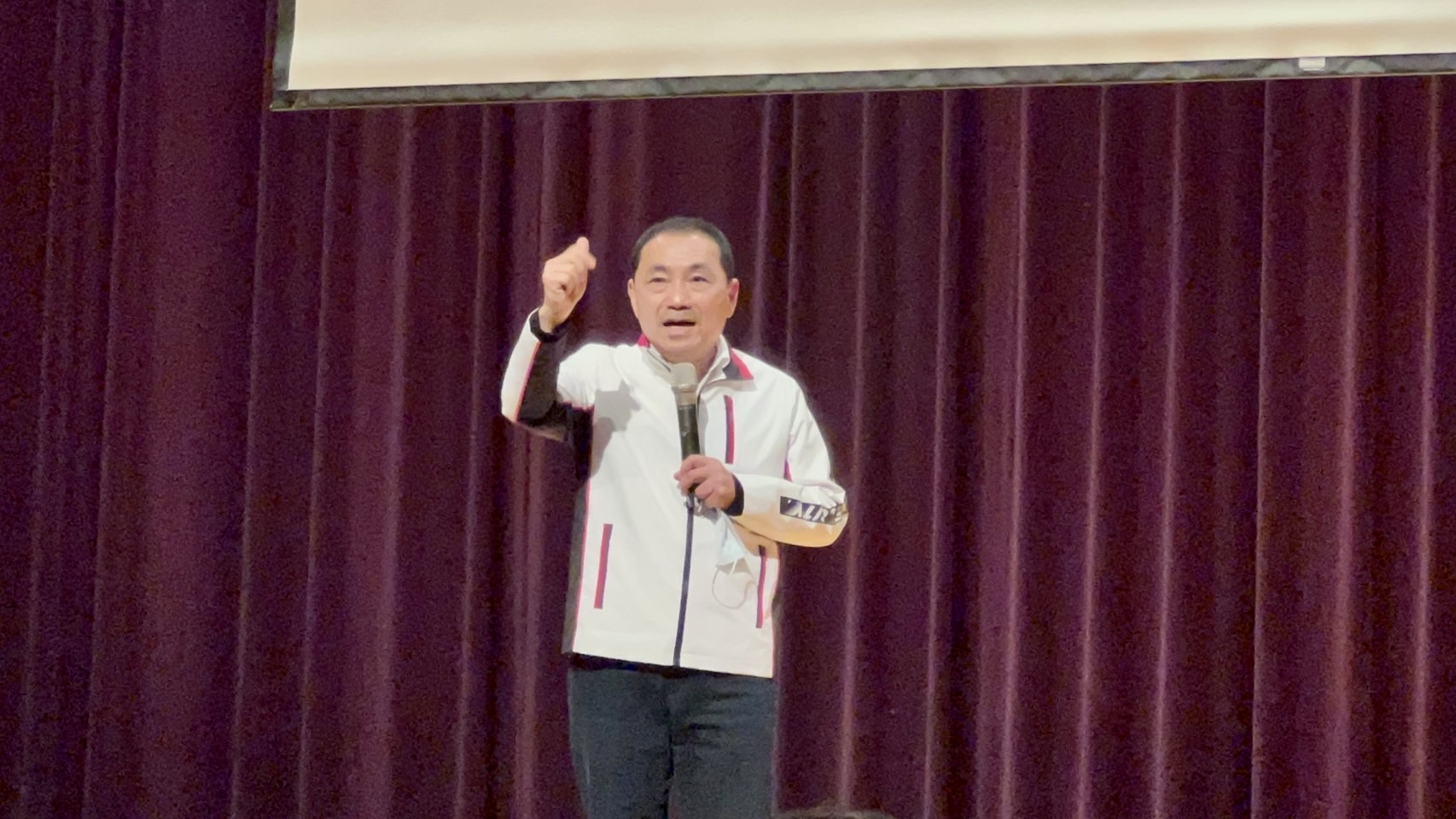 圖片說明：新北市長侯友宜親自出席「111年度民防、義警及義刑人員聯合常年訓練大會」。（記者戴昱弘翻攝）