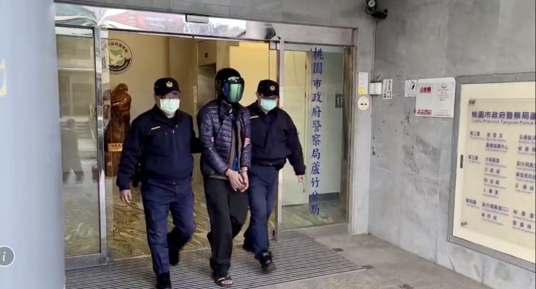 圖片說明：竊賊用拙劣手法改車牌號被蘆竹分局員警識破逮捕。（記者包克明翻攝）