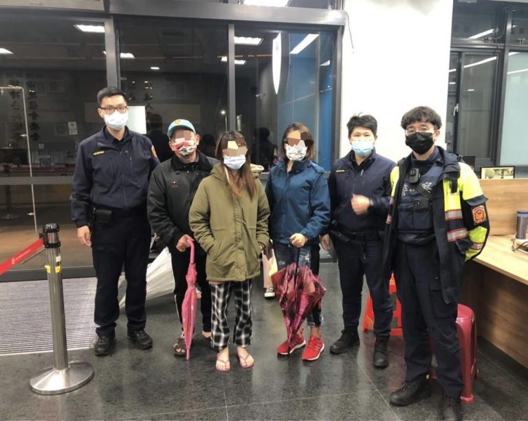 圖片說明：社子派出所警員警員陳詠琪、應傑、葉泉岷對案件的重視，耐心積極阻止憾事。 (記者林艷林翻攝)