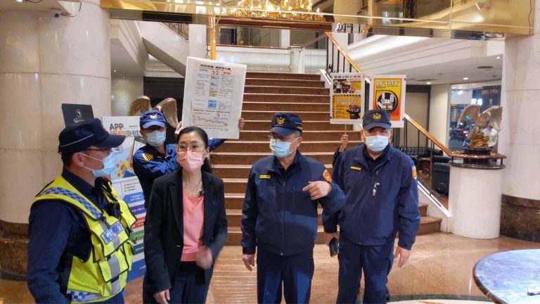 圖片說明：板橋分局表示配合警政署《道路交通管理處罰條例》加重酒駕罰則，加強臨檢並預定於3月31日正式實施。 (記者林鈞澤翻攝)