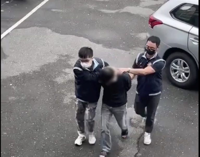 圖片說明:中和分局、新店分局與新北市刑大聯手速破搶奪案件,對暴力犯罪絕不手軟。(記者葉鈞宇翻攝)