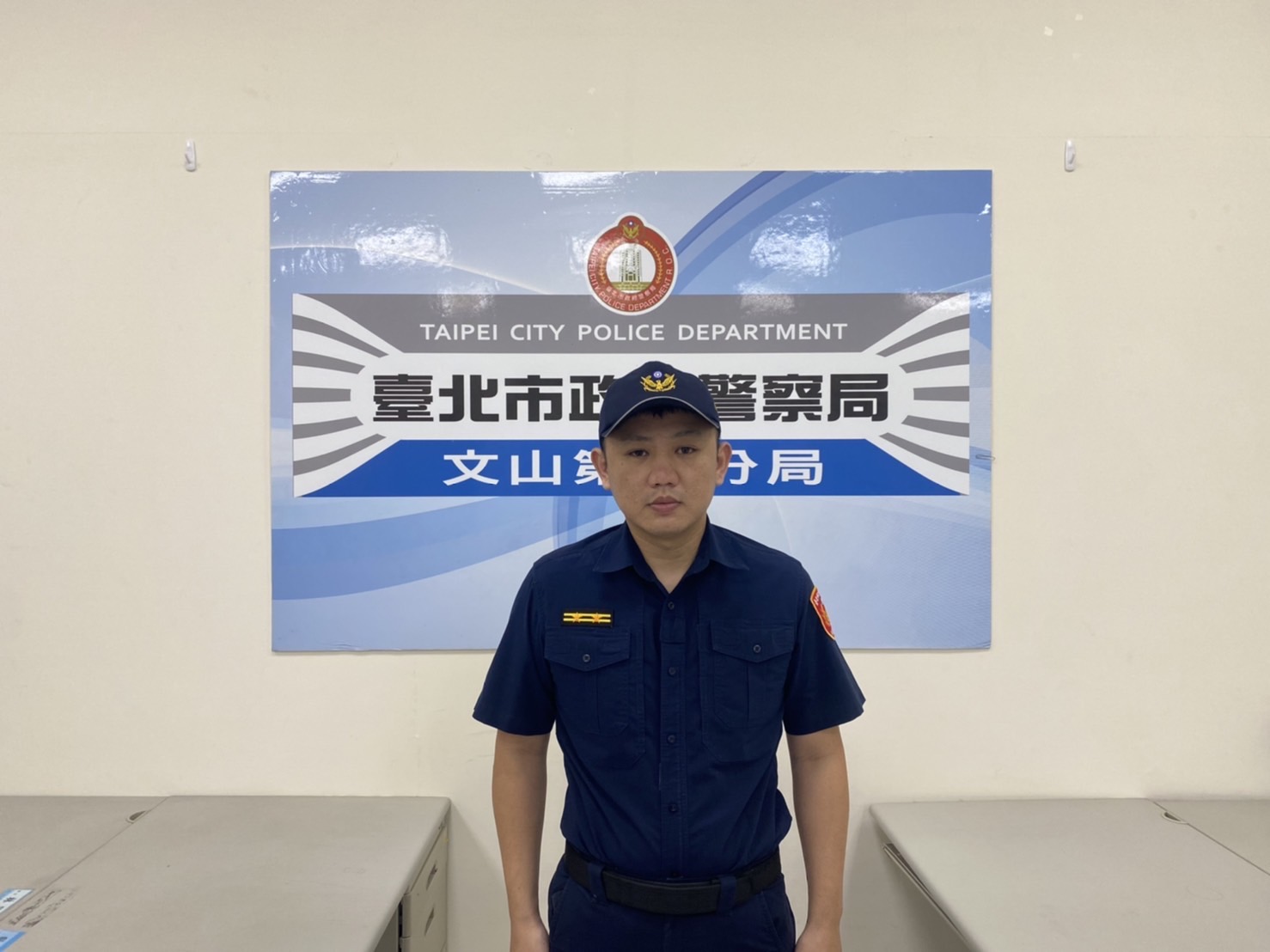 圖片說明：景美所所長曾鈺舜說明案情。（記者趙靜姸翻攝）