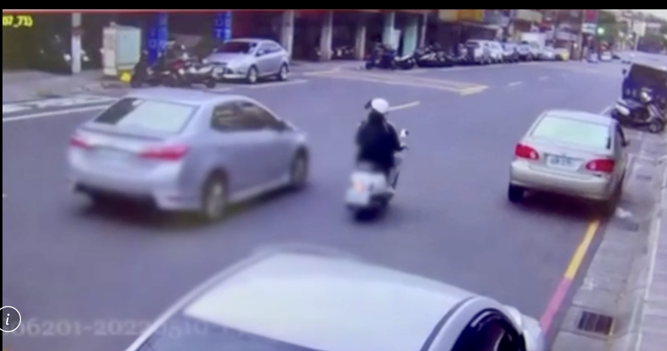 圖片說明：新北市林口區中正路與竹林路口發生一起行車糾紛。(記者趙靜姸翻攝）