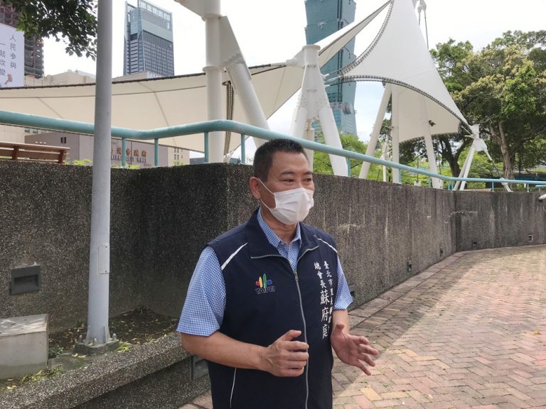 圖片說明：臺北市里長聯誼會總會長蘇府庭呼籲市府儘快發快篩劑。（圖/蘇府庭提供)