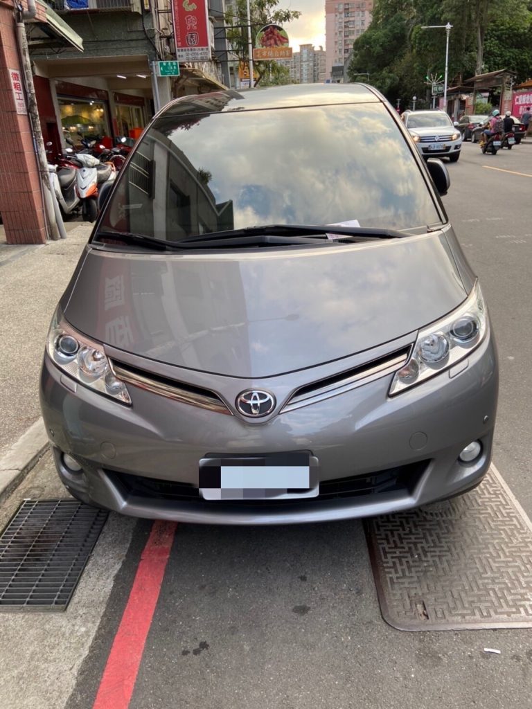 圖片說明；避免有心人士惡意檢舉，本次修法針對同一個違規事項，需超過六分鐘、行駛超過一個路口，才可再度檢舉。（記者馬治薇翻攝）