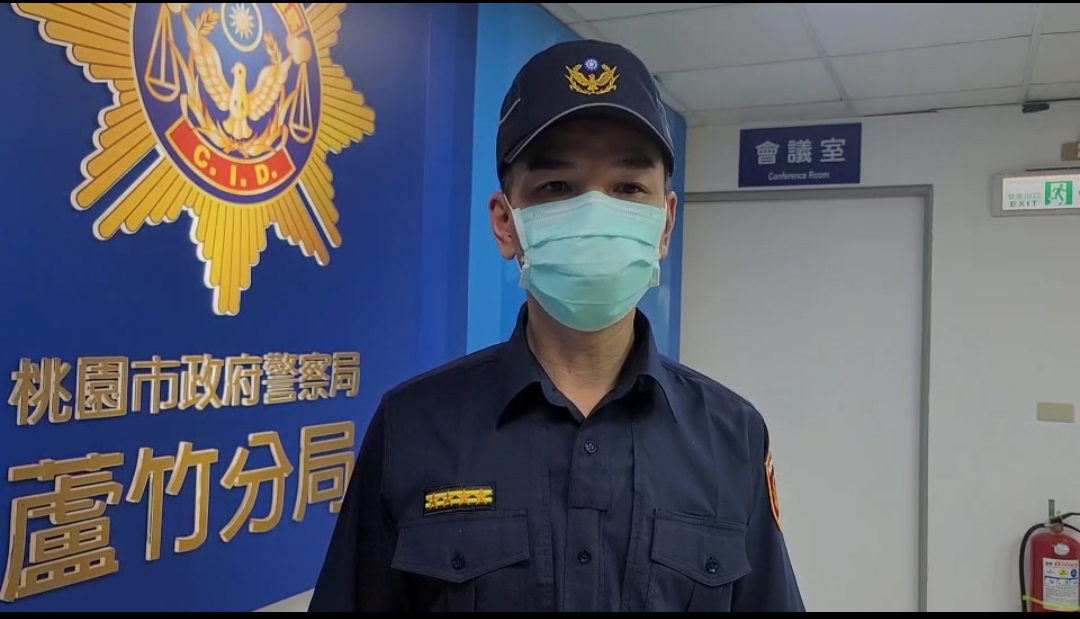 圖片說明:蘆竹分局接獲報案有酒醉鬧事發生,員警立即到場瞭解。(記者吳萍翻攝)