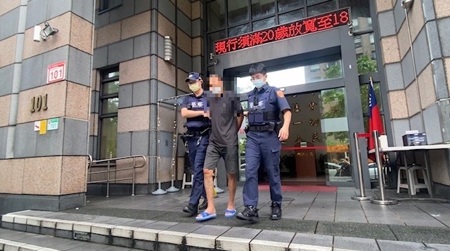圖片說明：移送犯嫌。(記者宋紹誠翻攝)