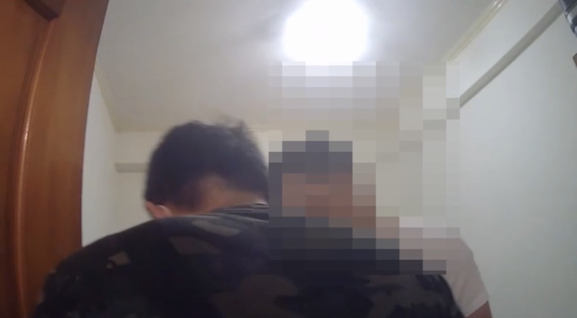圖片說明：汐止警搜索蔡嫌住處。（記者徐煜勝翻攝）