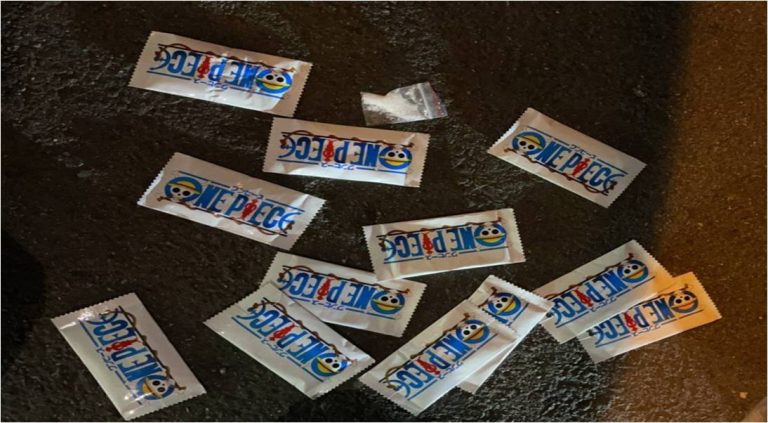 圖片說明：中市警刑大日前起獲10餘包印有知名漫畫「航海王」精美圖樣的毒品咖啡包等，罪嫌以違犯《毒品危害防制條例》第4條函送辦理。