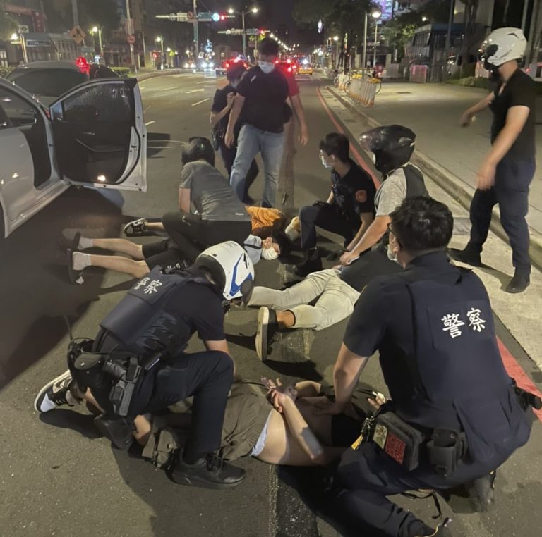 圖片說明：板橋警火速於三小時內逮捕因債務糾紛押人之犯嫌。（記者戴昱弘翻攝）