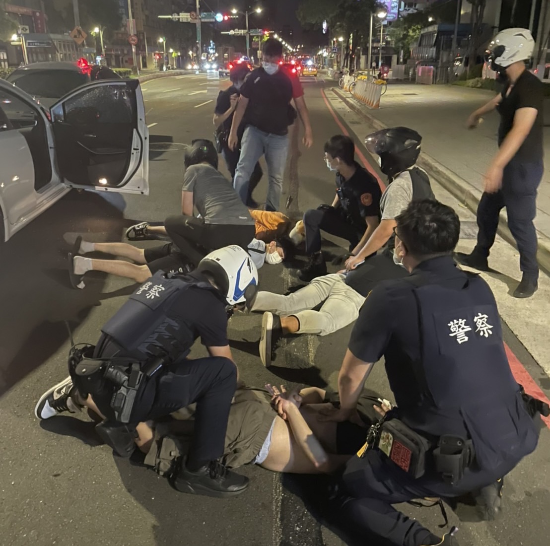 圖片說明：板橋警火速於三小時內逮捕因債務糾紛押人之犯嫌。（記者戴昱弘翻攝）