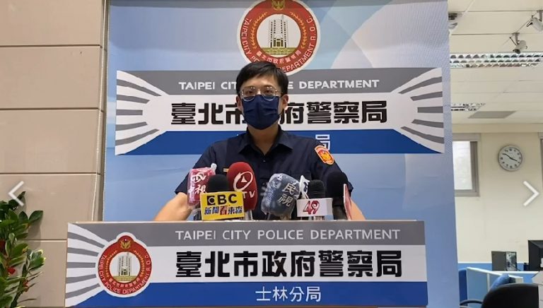 圖片說明：士林分局文林派出所所長吳柏緯說明畫面。(記者林艷林翻攝)