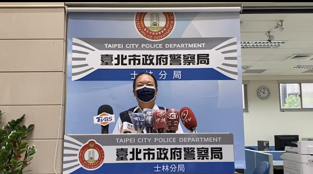 圖片說明：士林分局偵查隊副隊長林顏興說明案情。（記者徐煜勝翻攝）