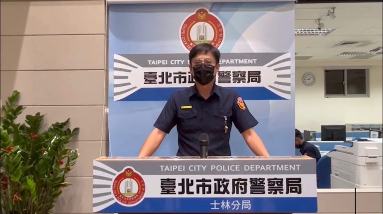 圖片說明：文林派出所所長吳柏緯說明畫面。(記者葉鈞宇翻攝)