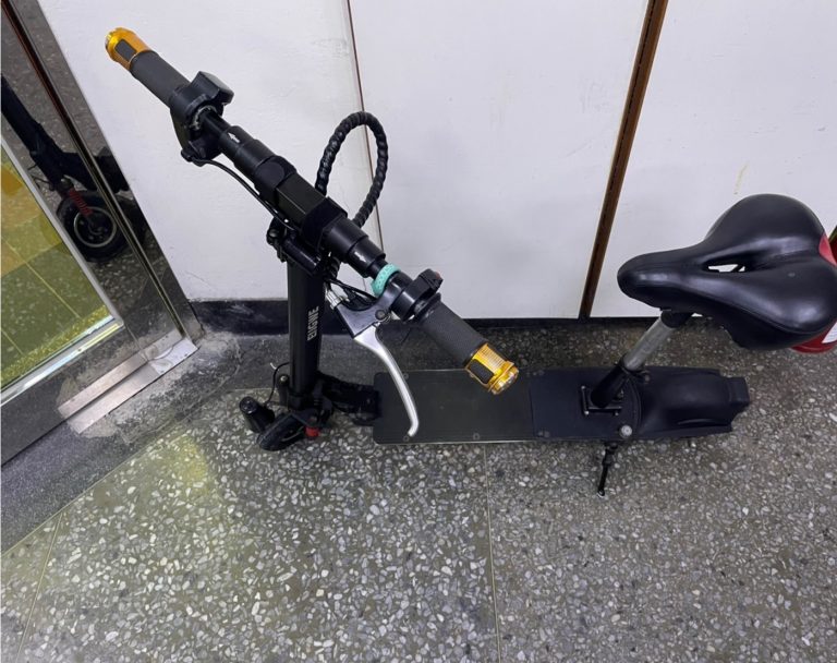 圖片說明：張女所騎的電動自行車。（記者戴昱弘翻攝）