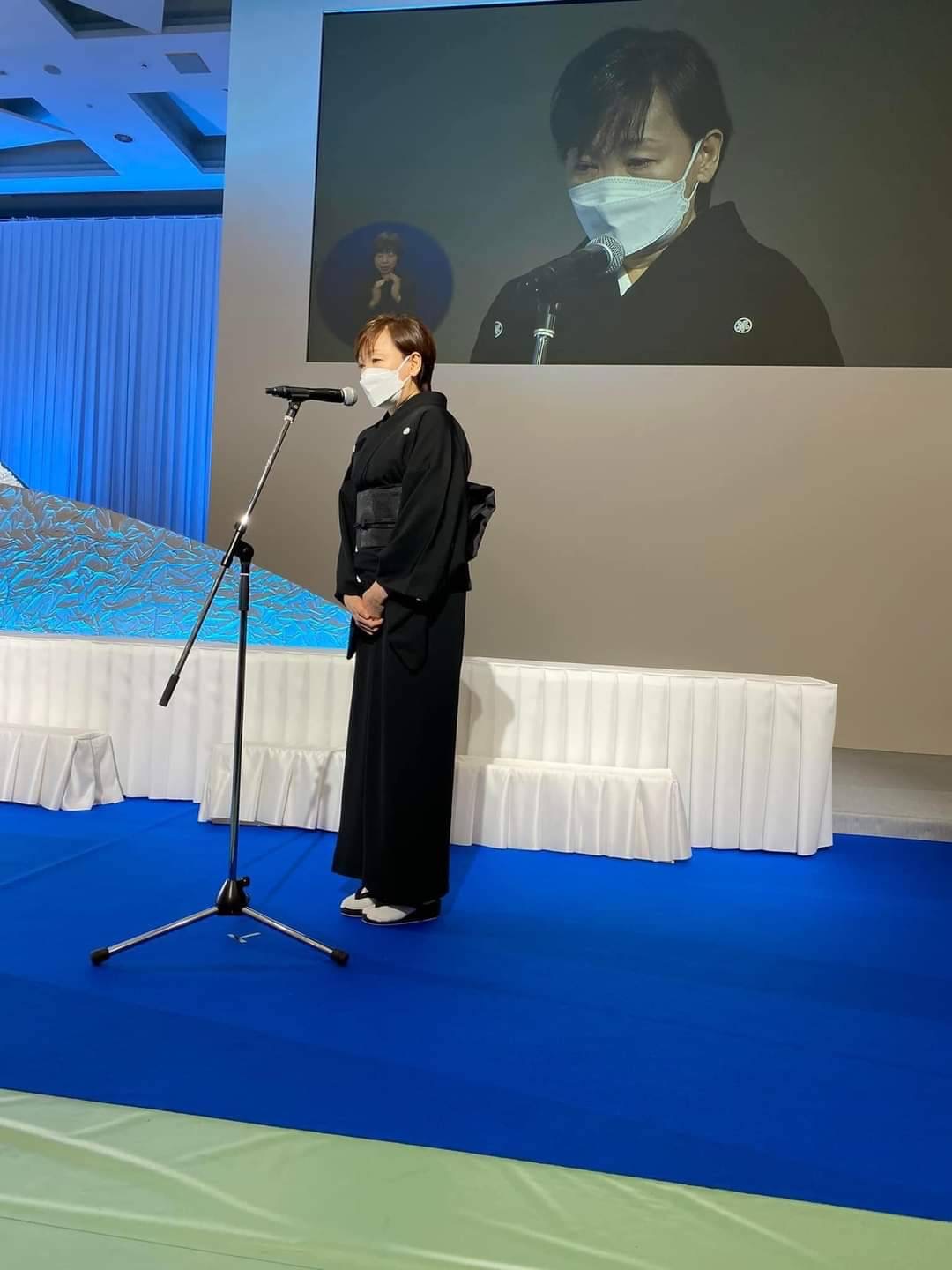 圖片說明:安倍晉三遺孀安倍昭惠致時詞時特別提到「台灣來的朋友」。(記者徐煜勝翻攝)