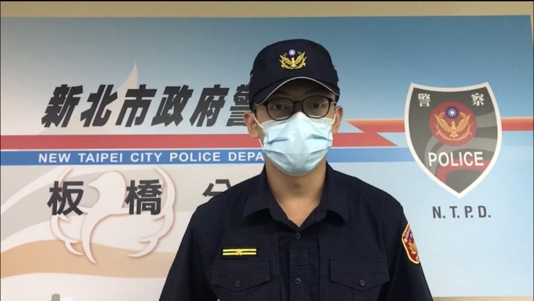 圖片說明：板橋所副所長王敦賢說明案情。（記者戴昱弘翻攝）