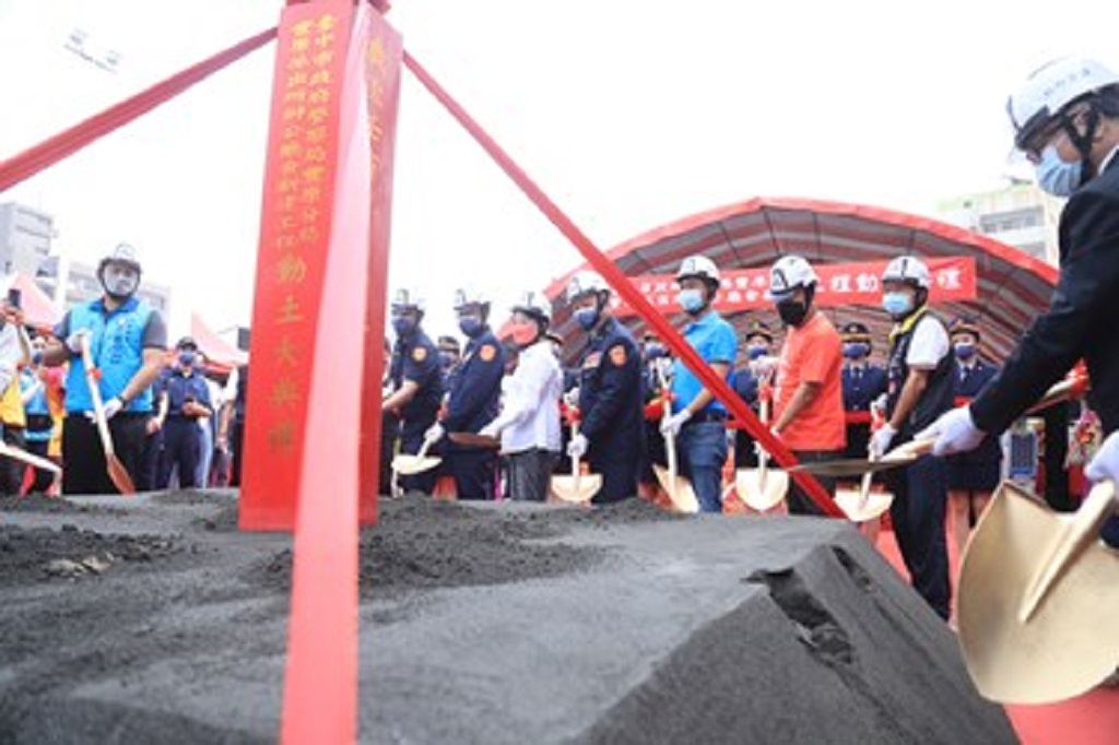 圖片說明：台中市政府格外重視警察辦公場域，希望能給台中市的警察同仁們舒適辦公休憩的環境。(記者謝榮浤翻攝)