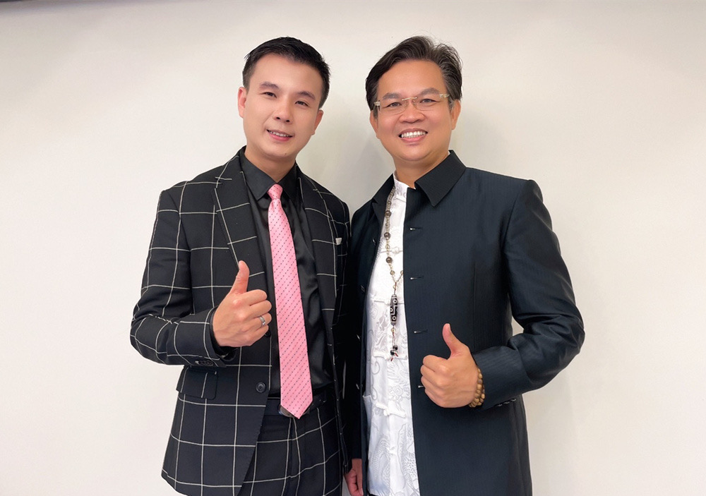 左起提問式銷售專家林裕峯、諸葛俊鳴線上開課面相學課程特別企劃分享提前佈局。（圖/固力狗娛樂提供）