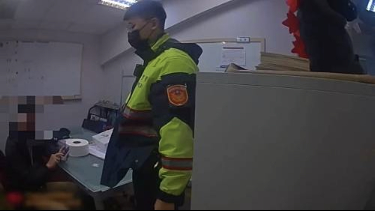 海山警速到場處理吵架糾紛。（記者戴昱弘翻攝）