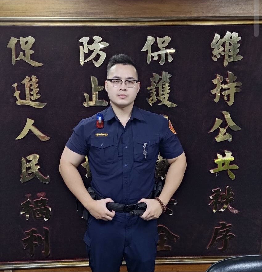 板橋暖警曾唯皓。(記者戴昱弘翻攝)