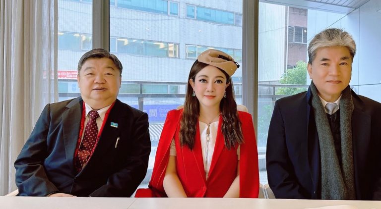 里昂庭國際控股集團董事局主席黃韻庭（中）邀請前內政部長李鴻源博士（右）、APEC台灣會員代表張玉成(左)一起探討能源、科技、水資源、碳足跡等相關議題。（圖/亞投雙會提供）