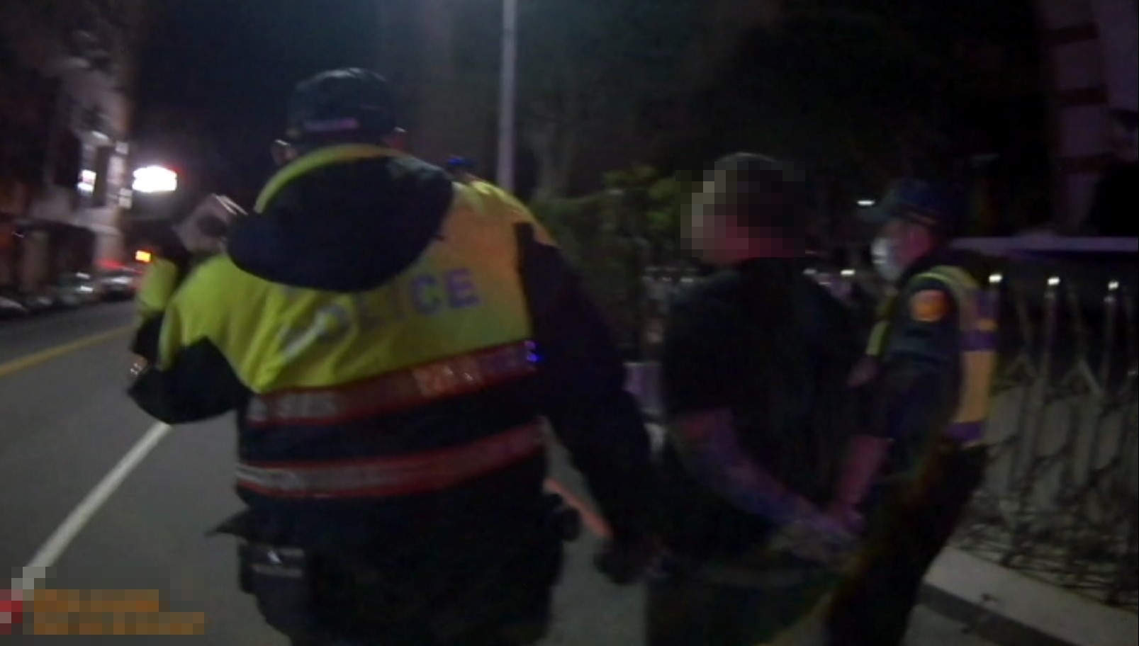 中市警二分局立人派出所接獲旅宿業友善通報住宿名單，經警方積極過濾順利查獲通緝犯。(圖/記者謝榮浤翻攝)