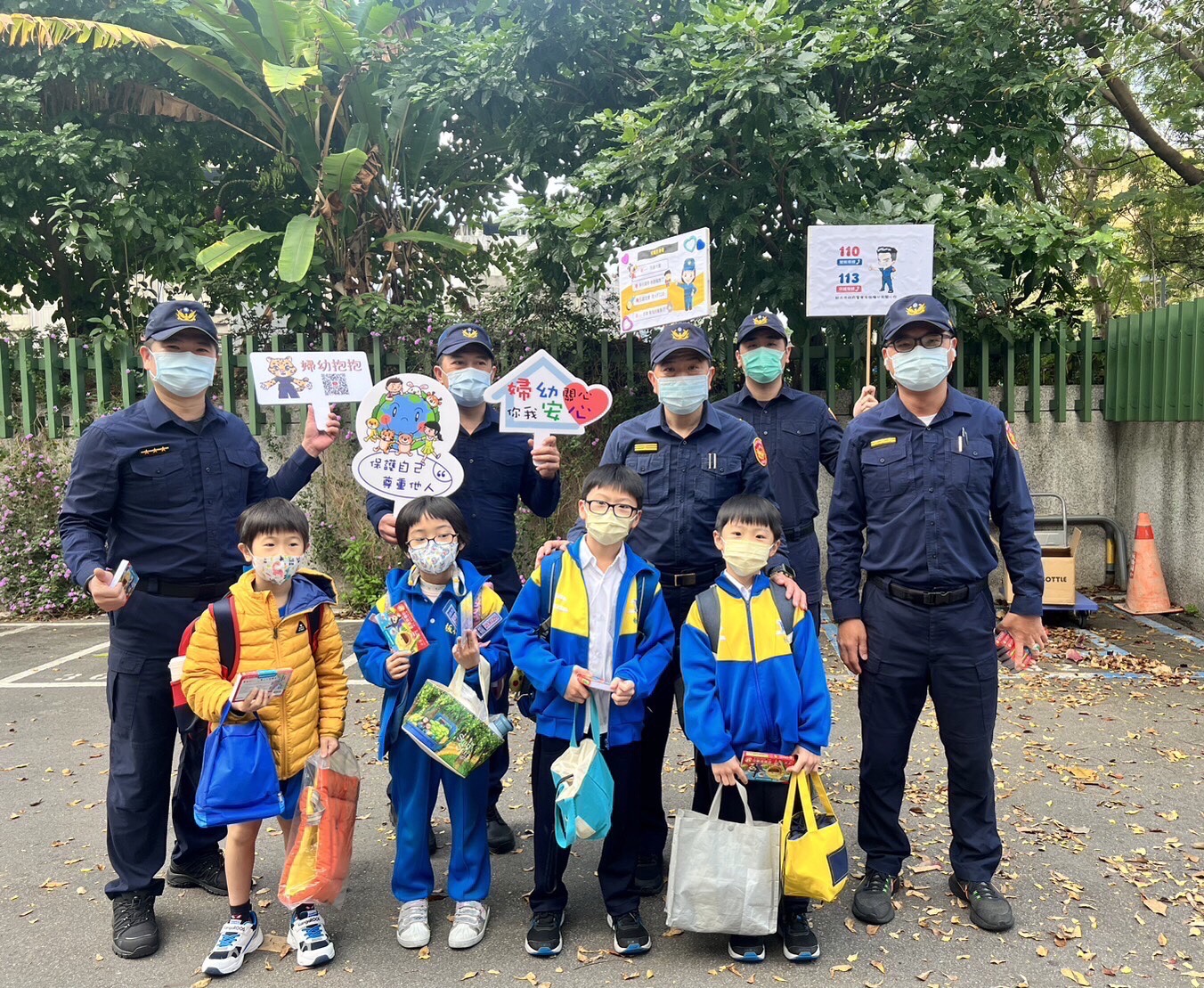 板橋警執行護童專案。（記者戴昱弘翻攝）