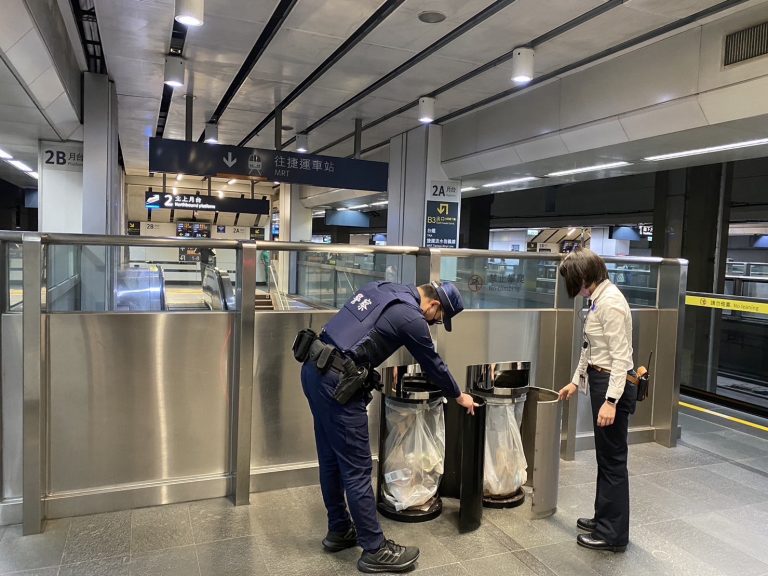 臺北警分局加強臺、高鐵各區巡檢工作。(記者李慕妍翻攝)