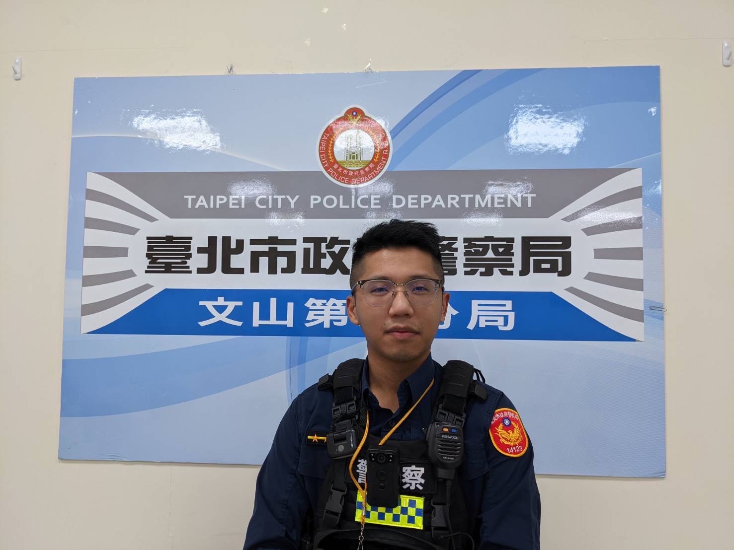 景美所警員余易展速逮嫌犯不手軟。（記者吳登國翻攝）