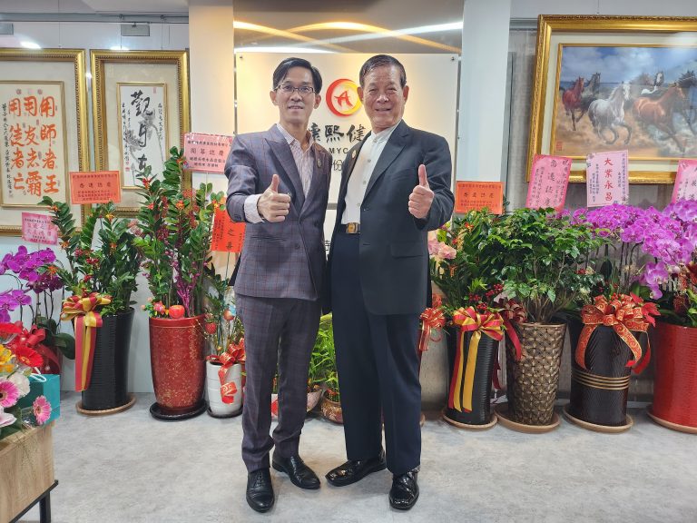 新居開幕儀式由總經理林品陞（圖左）暨總顧問蕭建弘（圖右）親自主持。（記者徐煜勝攝）