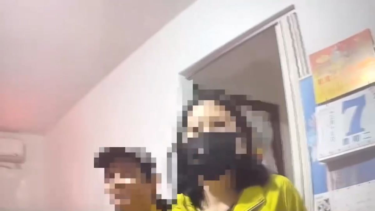 家屬感謝員警協助送返家。(記者宋紹誠翻攝)