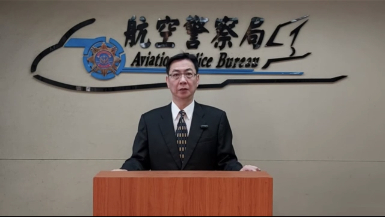 航空警察局刑事警察大隊副大隊長陳沛澍說明。（記者徐煜勝翻攝）