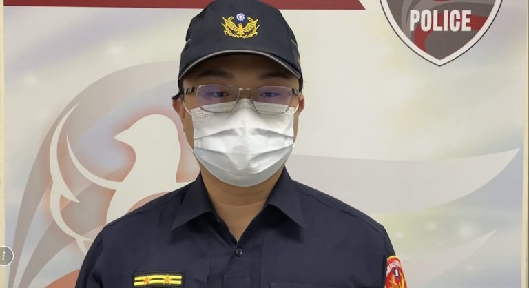 青溪所長馮清豪說明案情畫面。(記者宋紹誠翻攝)