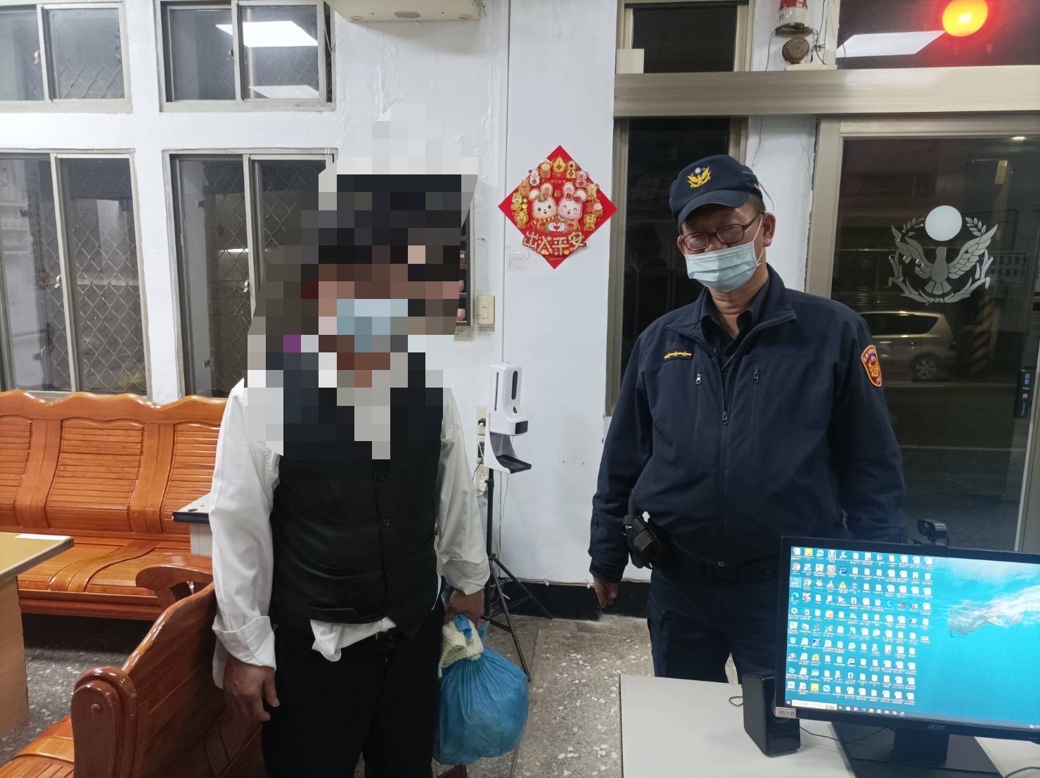 小黃司機感謝基隆警方火速幫他找回愛車。（記者徐煜勝翻攝）