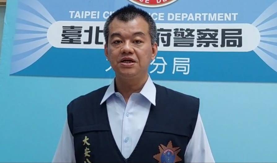 大安分局偵查隊長陳俊誠說明。(記者林金聖翻攝)