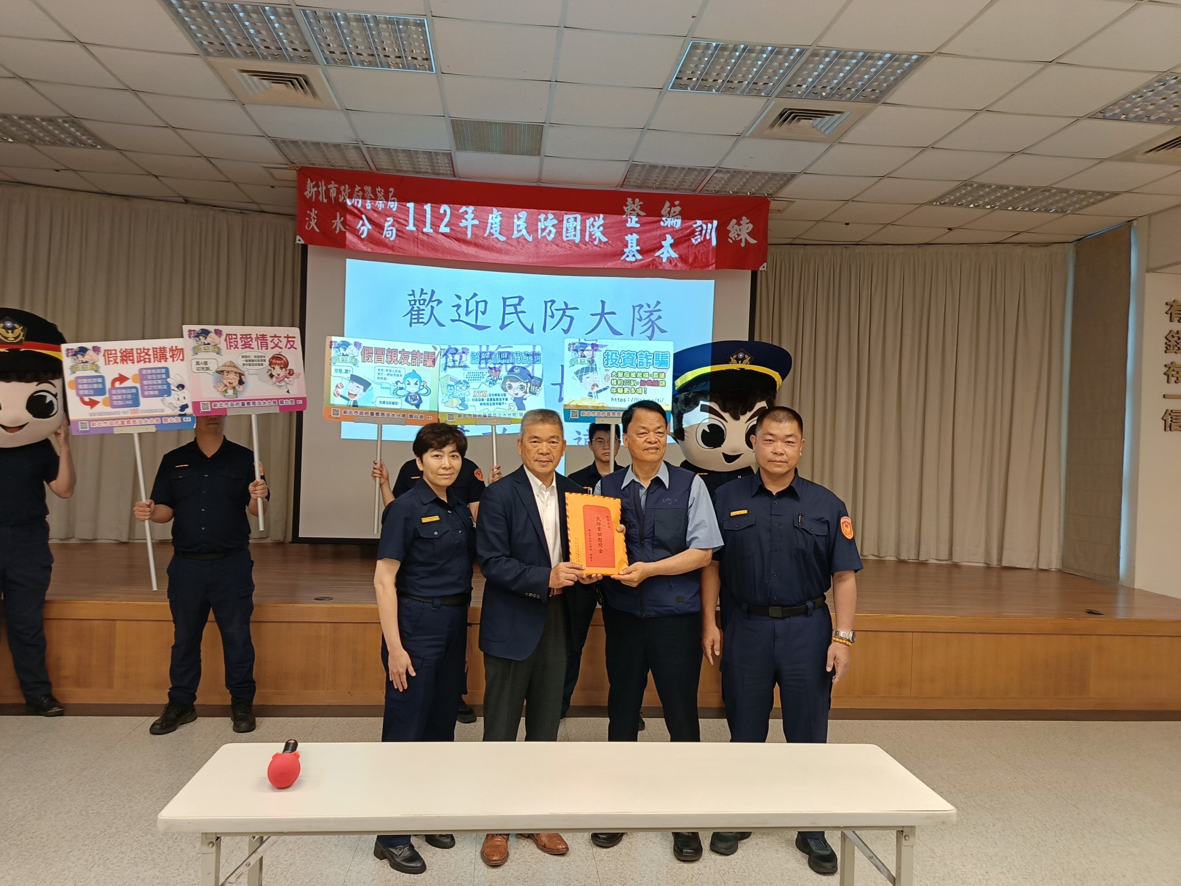淡水警組打詐團隊。(記者戴昱弘翻攝)