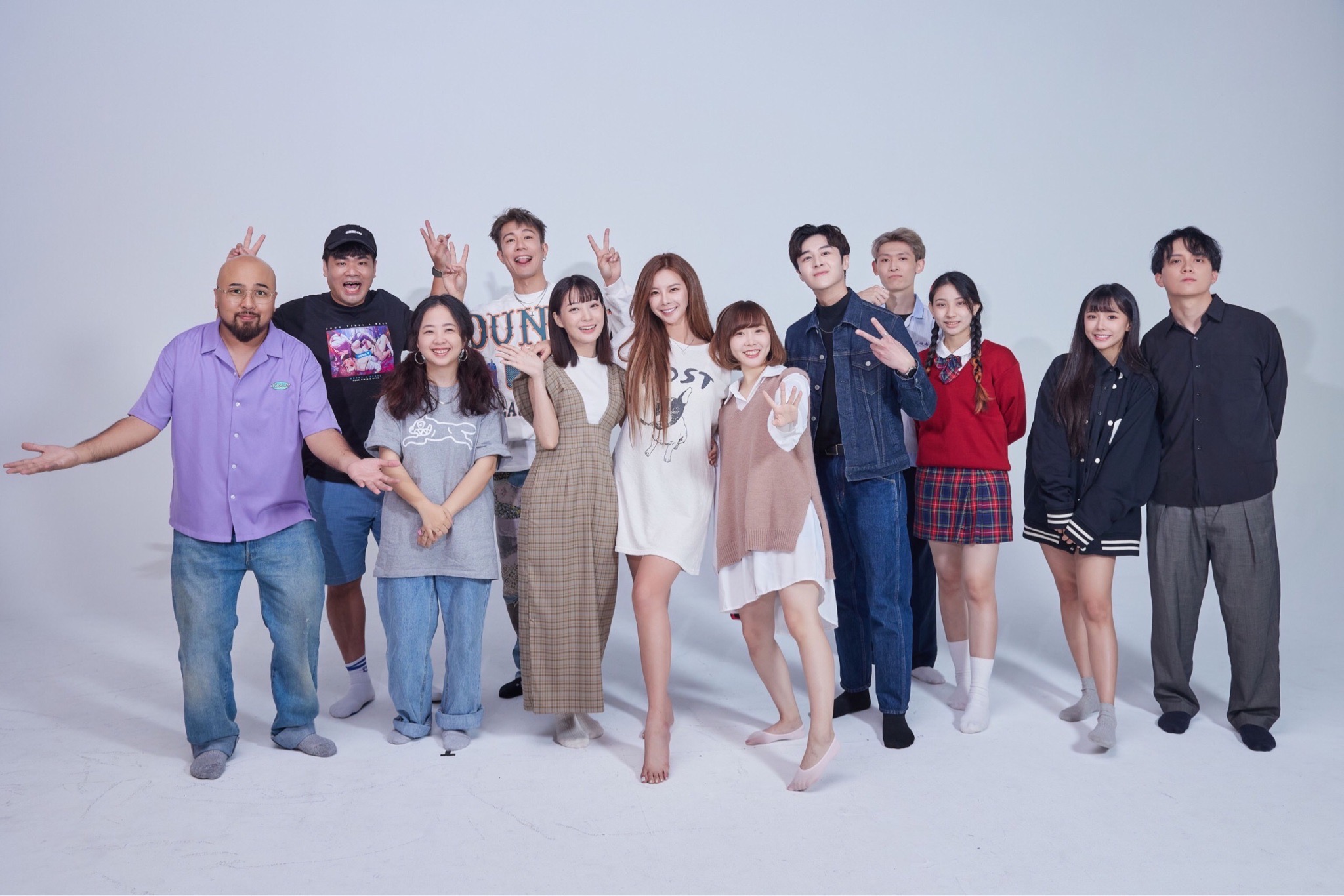 11位YouTuber、網紅、藝人、歌手,共同合作拍攝奎丁新作品《自打嘴巴》詮釋各樣式的感情糾紛。(圖/紅心字會提供)
