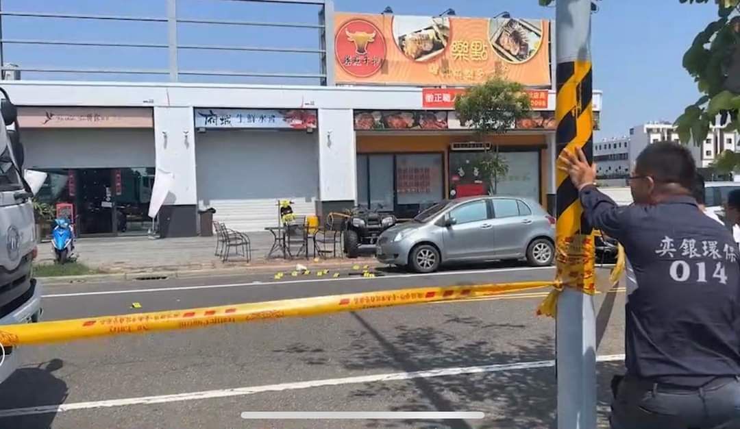案發後,警方立即封鎖現場。(記者徐煜勝翻攝)