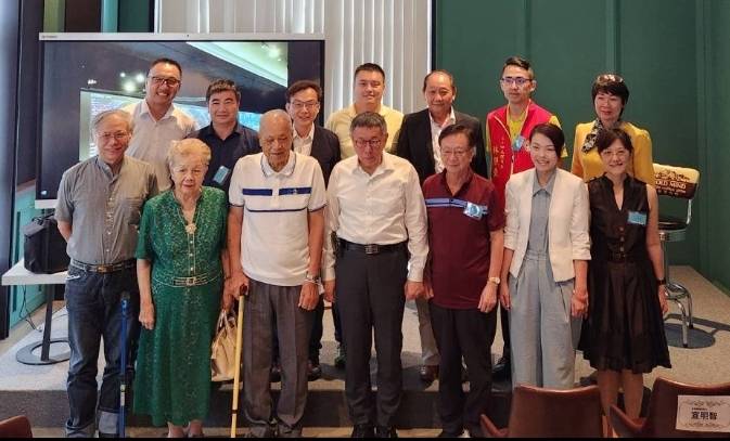 柯爸、柯媽及柯p的胞妹柯美蘭全家人也全數到場支持。(圖/特派小組攝)