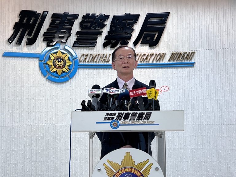 刑事局第三大隊大隊長張文源說明。（記者徐煜勝翻攝）