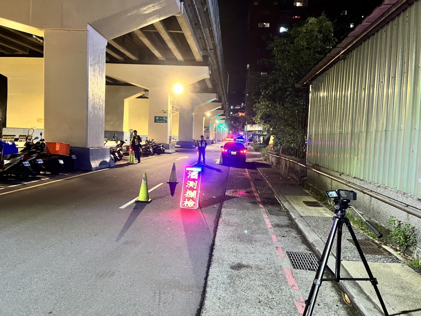 警方持續於易酒駕肇事路段加強取締酒後駕車勤務作為。(記者宋紹誠翻攝)