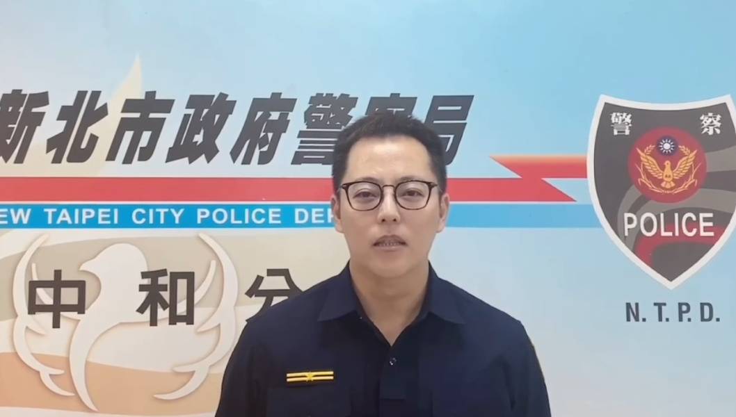 秀山派出所所長張宇翰進行案情說明。(記者張艷君翻攝)