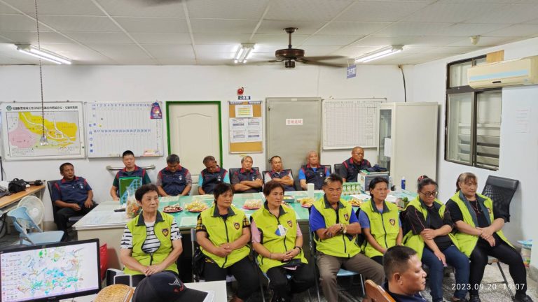 溫暖服務社區民眾｜卓樂警察志工小隊成立