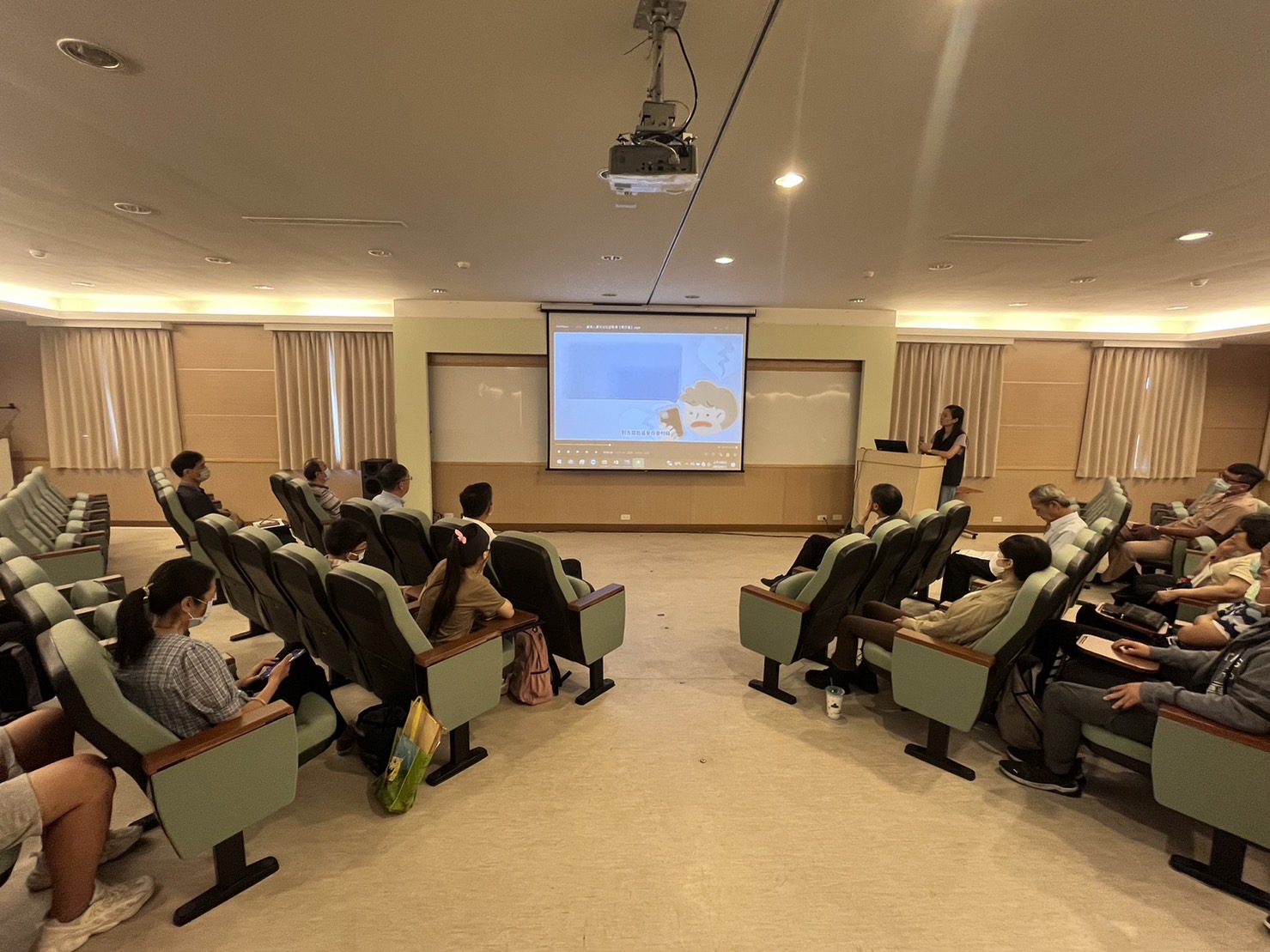 宣導反詐騙和婦幼安全｜新城警進校園